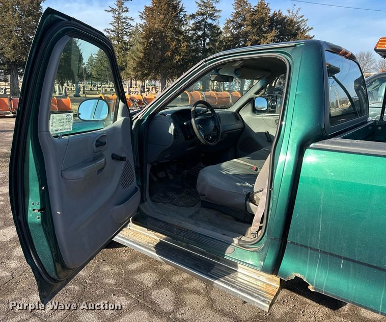 image for item DV0658 1999 Ford  F150 pickup truck