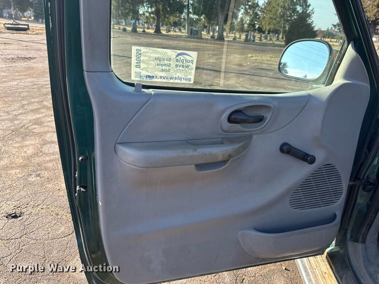 image for item DV0658 1999 Ford  F150 pickup truck