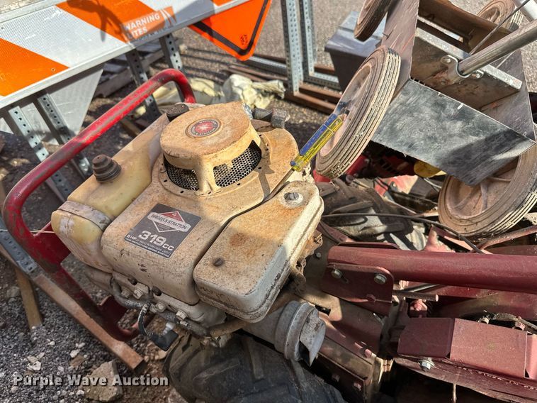 image for item DV0660 Lawn equipment