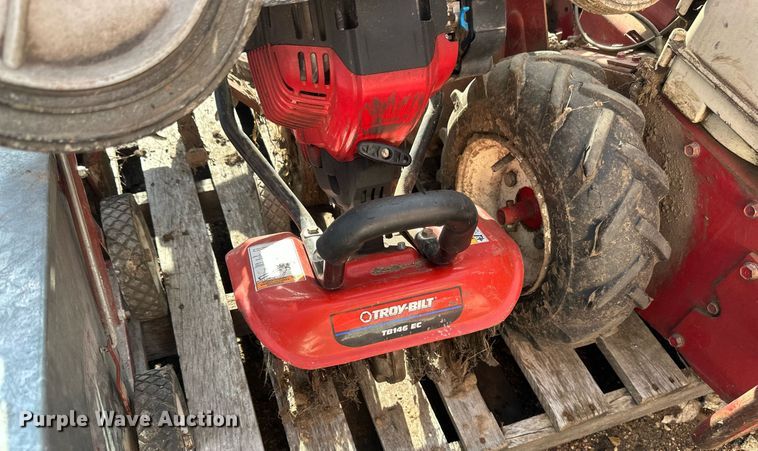 image for item DV0660 Lawn equipment