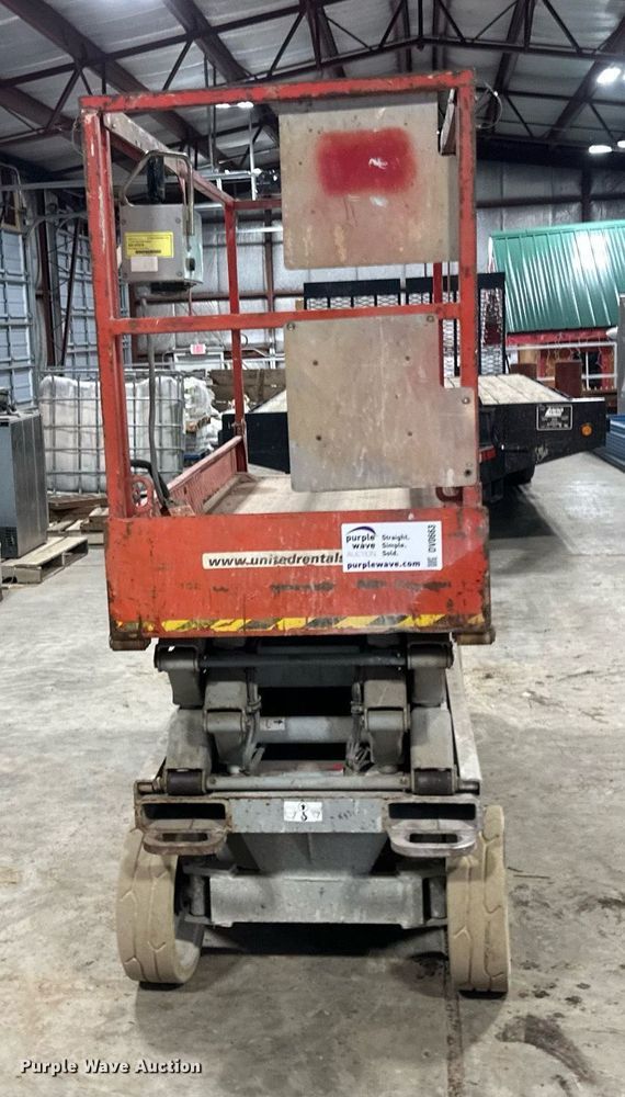 image for item DV0663 2005 SkyJack SJ3220 scissor lift