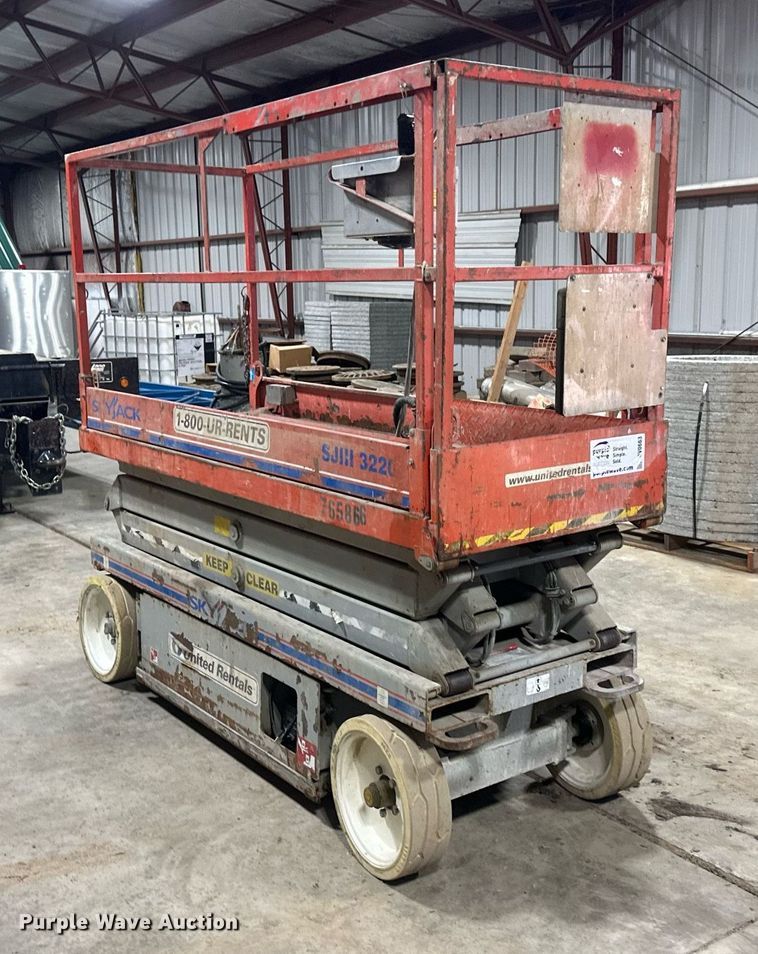 image for item DV0663 2005 SkyJack SJ3220 scissor lift