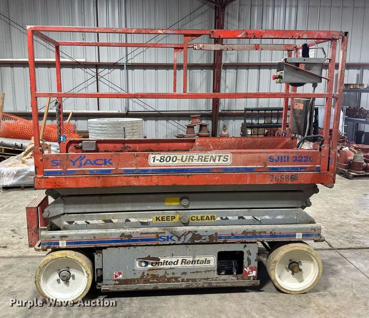 image for item DV0663 2005 SkyJack SJ3220 scissor lift