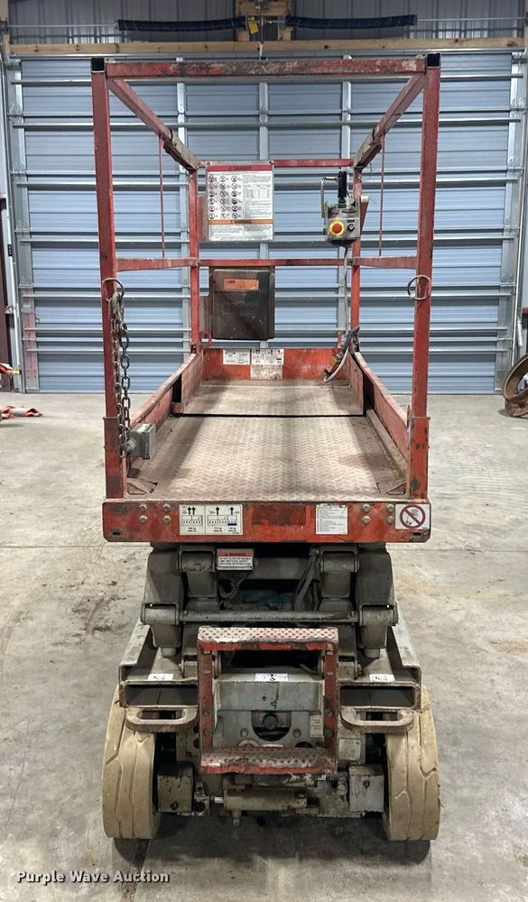 image for item DV0663 2005 SkyJack SJ3220 scissor lift