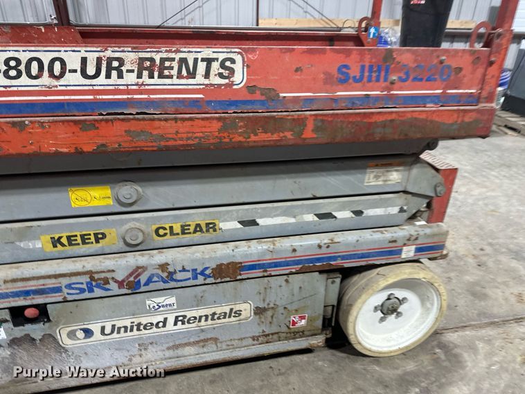 image for item DV0663 2005 SkyJack SJ3220 scissor lift
