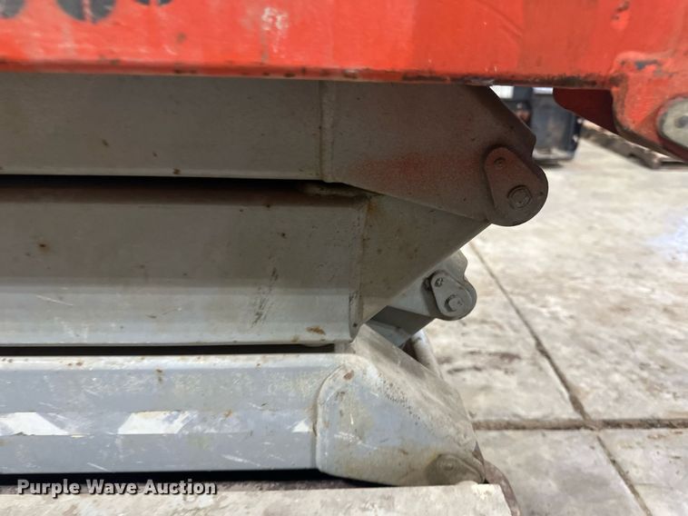 image for item DV0663 2005 SkyJack SJ3220 scissor lift