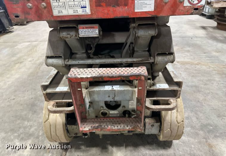 image for item DV0663 2005 SkyJack SJ3220 scissor lift