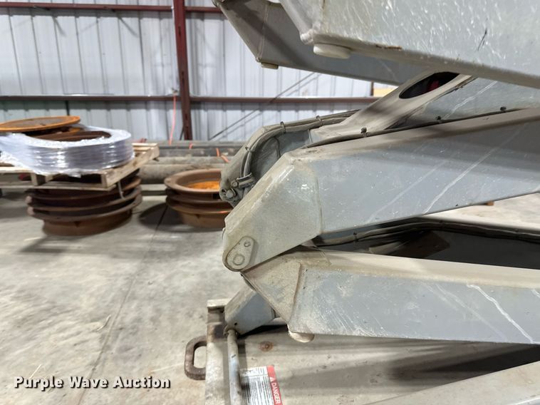image for item DV0663 2005 SkyJack SJ3220 scissor lift
