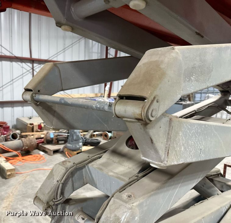 image for item DV0663 2005 SkyJack SJ3220 scissor lift
