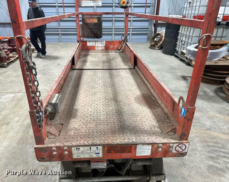 image for item DV0663 2005 SkyJack SJ3220 scissor lift