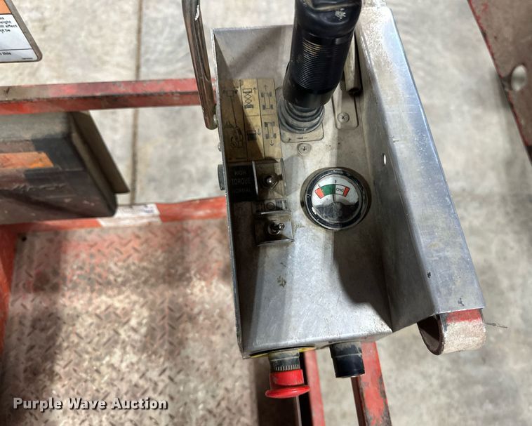 image for item DV0663 2005 SkyJack SJ3220 scissor lift