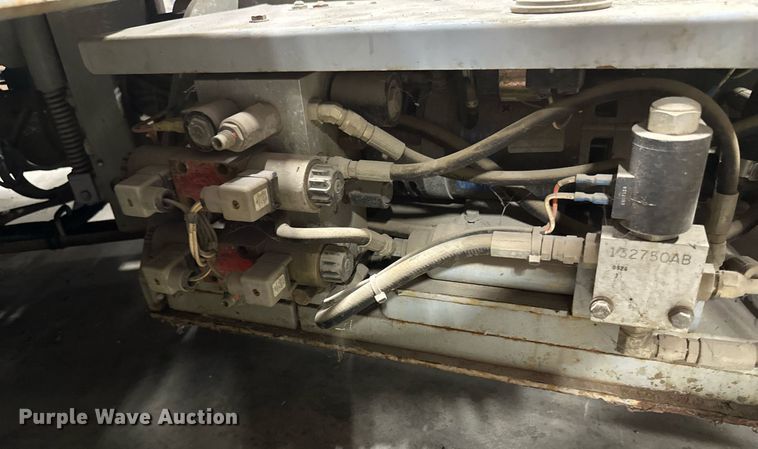 image for item DV0663 2005 SkyJack SJ3220 scissor lift