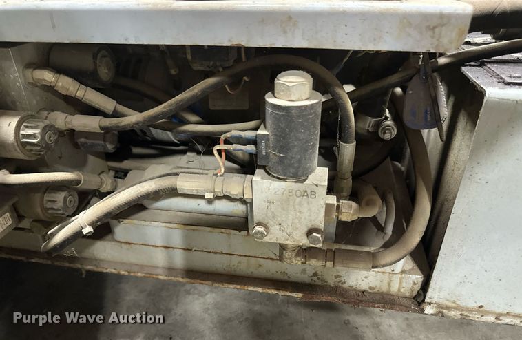 image for item DV0663 2005 SkyJack SJ3220 scissor lift