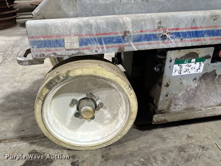 image for item DV0663 2005 SkyJack SJ3220 scissor lift