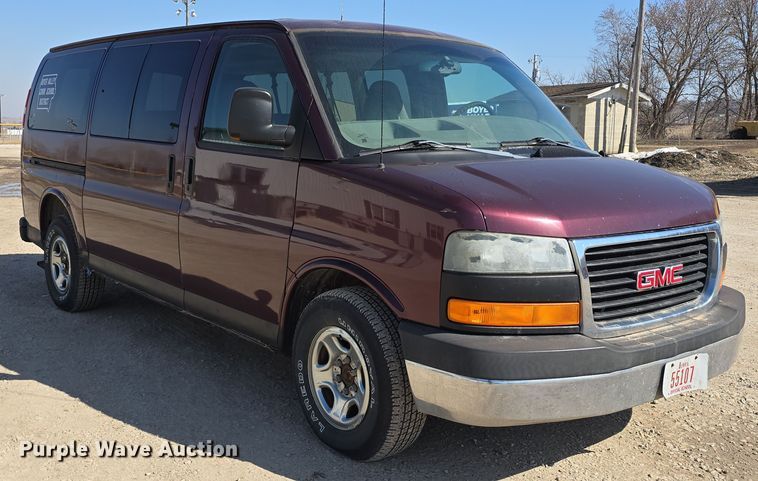 image for item DW3096 2003 GMC Savana van