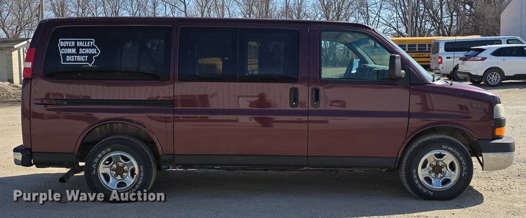 image for item DW3096 2003 GMC Savana van