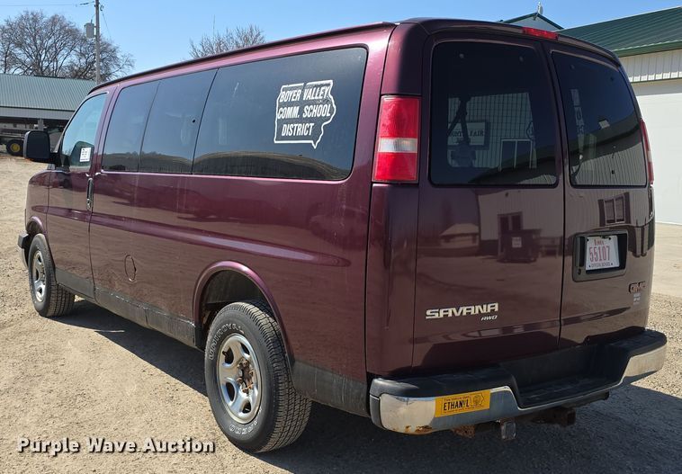 image for item DW3096 2003 GMC Savana van