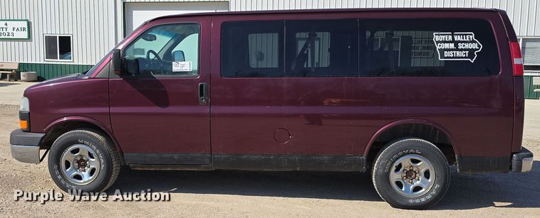 image for item DW3096 2003 GMC Savana van