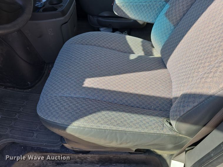 image for item DW3096 2003 GMC Savana van