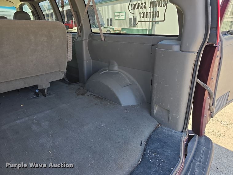 image for item DW3096 2003 GMC Savana van