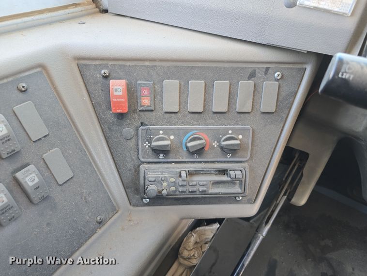 image for item DW3099 2007 Thomas FS65 school bus