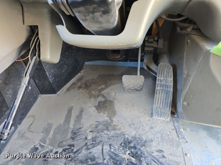 image for item DW3099 2007 Thomas FS65 school bus