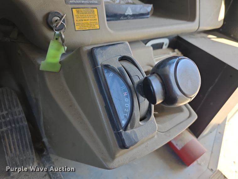 image for item DW3099 2007 Thomas FS65 school bus