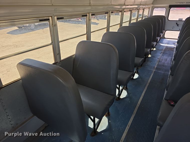 image for item DW3099 2007 Thomas FS65 school bus