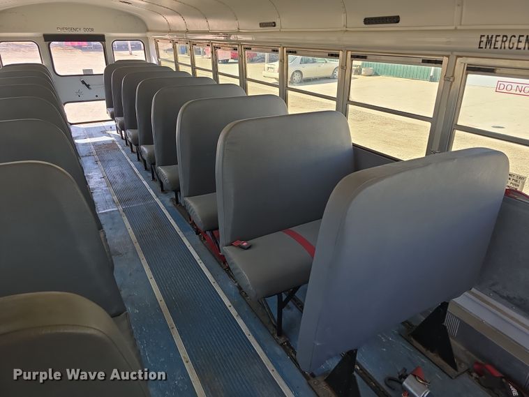 image for item DW3099 2007 Thomas FS65 school bus