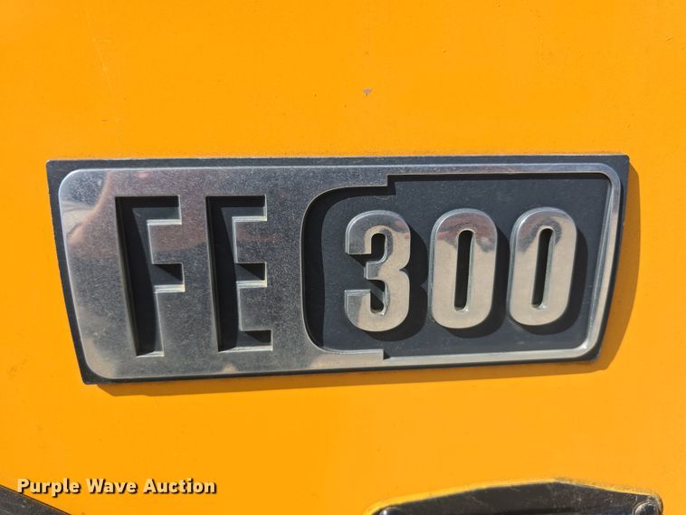 image for item DW3100 2005 IC Corporation PB20500 school bus