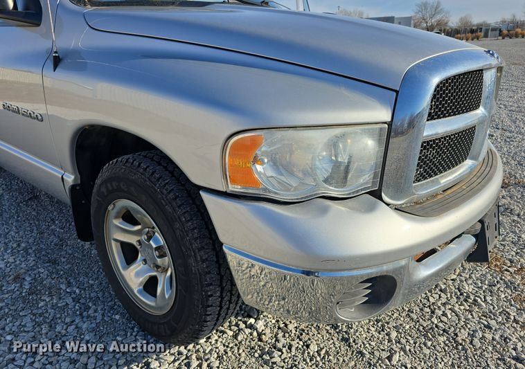 image for item DW3197 2005 Dodge Ram 1500 Quad Cab pickup truck