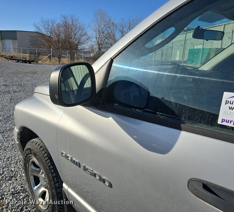 image for item DW3197 2005 Dodge Ram 1500 Quad Cab pickup truck