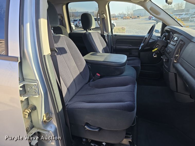 image for item DW3197 2005 Dodge Ram 1500 Quad Cab pickup truck