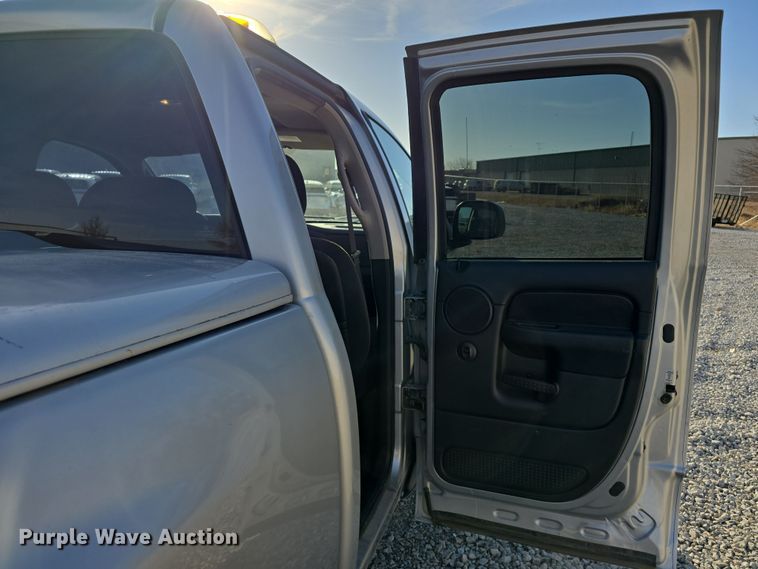 image for item DW3197 2005 Dodge Ram 1500 Quad Cab pickup truck