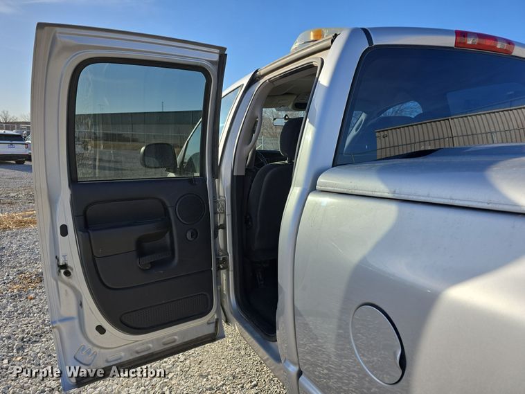 image for item DW3197 2005 Dodge Ram 1500 Quad Cab pickup truck