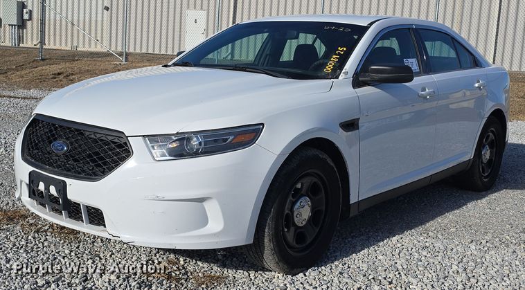 image for item DW3198 2017 Ford Taurus Police Interceptor 