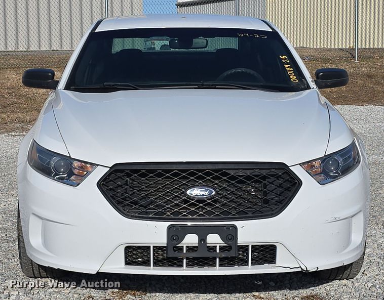 image for item DW3198 2017 Ford Taurus Police Interceptor 