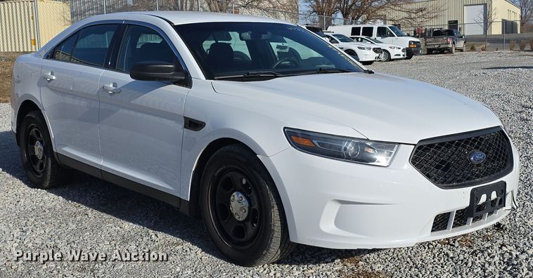 image for item DW3198 2017 Ford Taurus Police Interceptor 