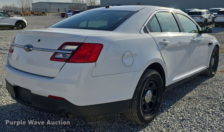 image for item DW3198 2017 Ford Taurus Police Interceptor 