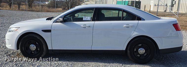 image for item DW3198 2017 Ford Taurus Police Interceptor 