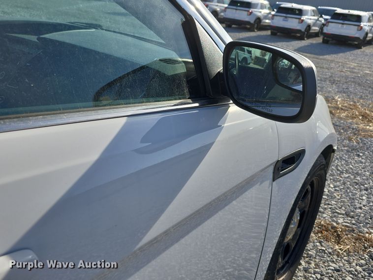 image for item DW3198 2017 Ford Taurus Police Interceptor 