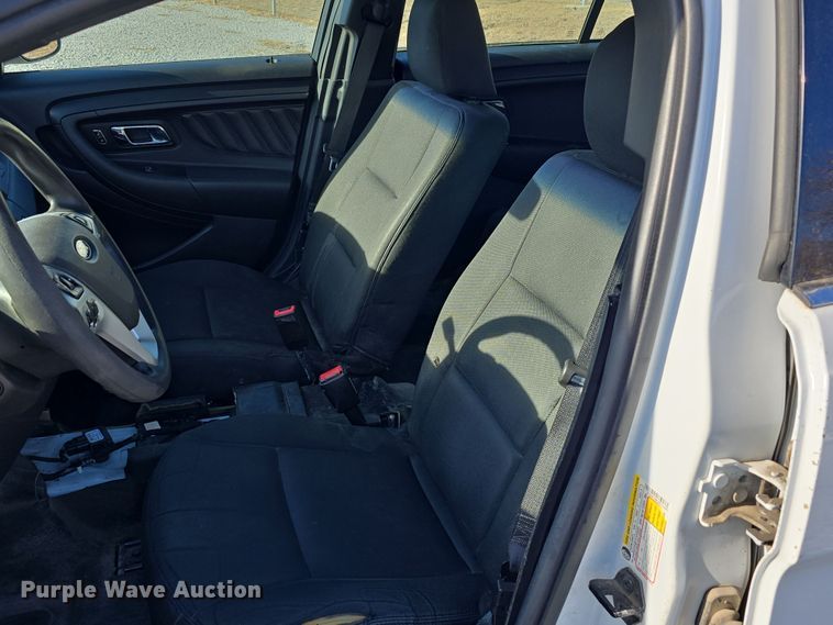 image for item DW3198 2017 Ford Taurus Police Interceptor 