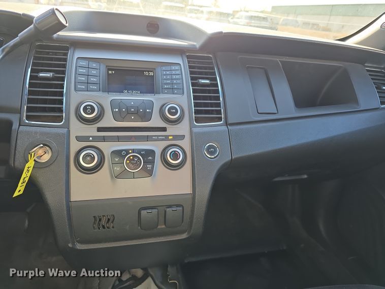 image for item DW3198 2017 Ford Taurus Police Interceptor 