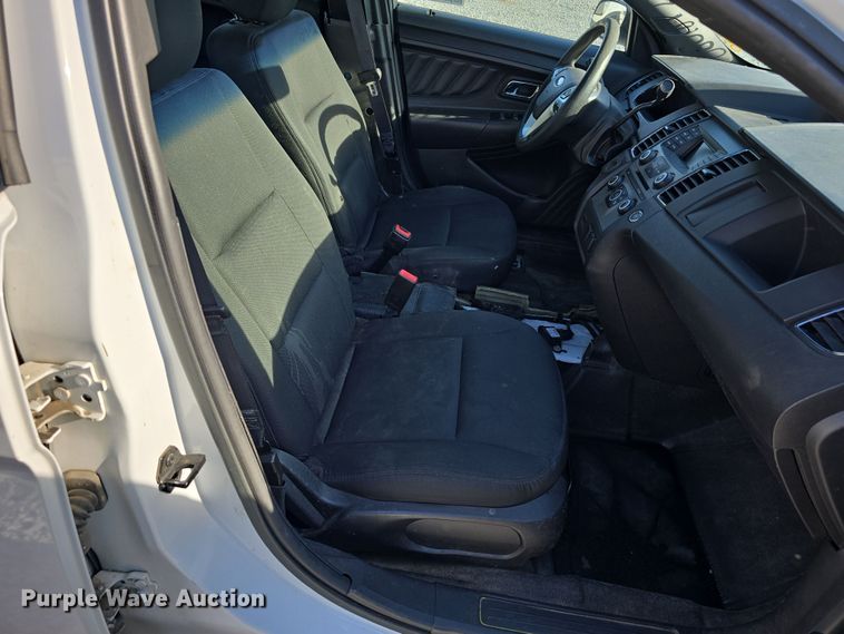 image for item DW3198 2017 Ford Taurus Police Interceptor 