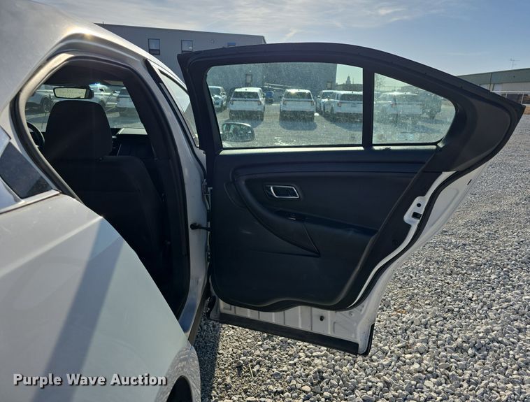 image for item DW3198 2017 Ford Taurus Police Interceptor 