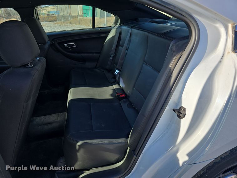 image for item DW3198 2017 Ford Taurus Police Interceptor 