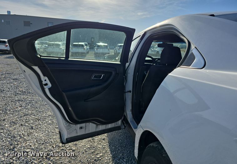 image for item DW3198 2017 Ford Taurus Police Interceptor 