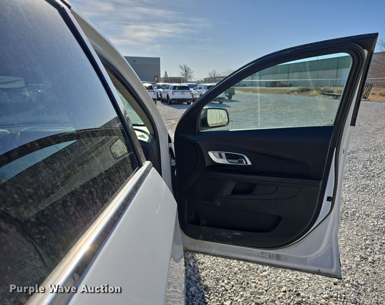 image for item DW3200 2017 Chevrolet Equinox SUV