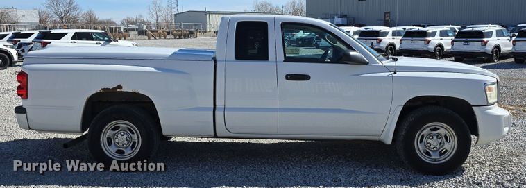 image for item DW3203 2010 Dodge Dakota Ext. Cab pickup truck