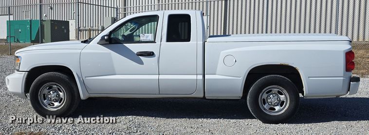 image for item DW3203 2010 Dodge Dakota Ext. Cab pickup truck
